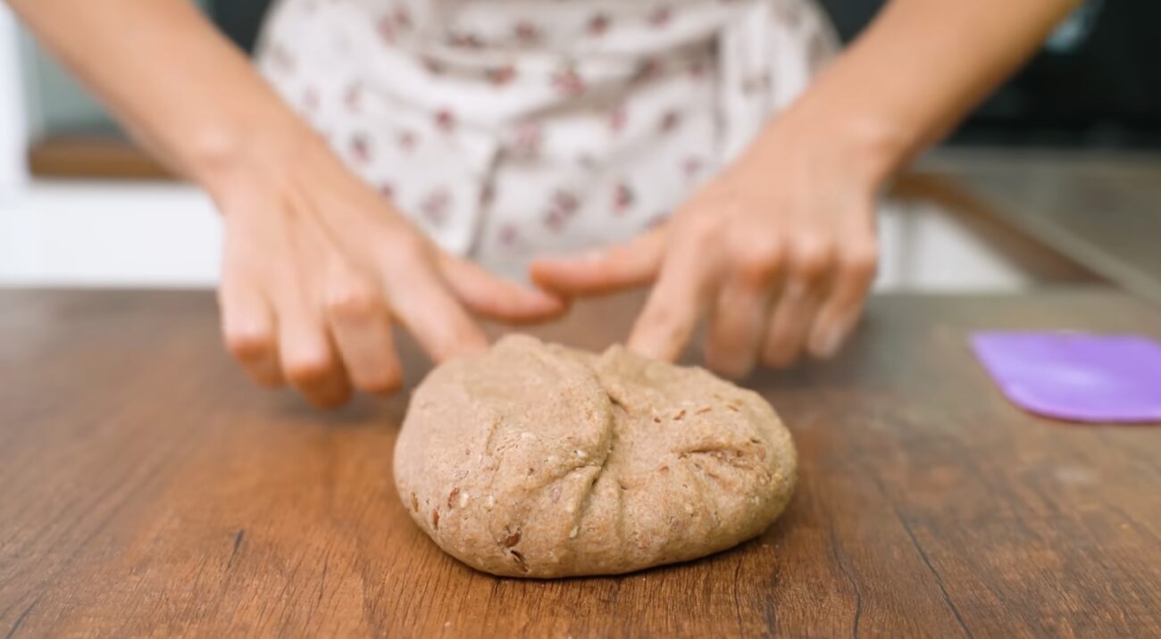 Господині поділилися рецептом житніх хлібців у духовці