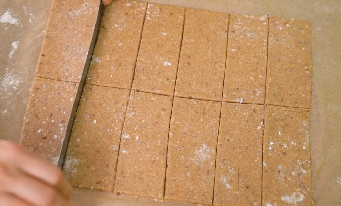 Господині поділилися рецептом житніх хлібців у духовці