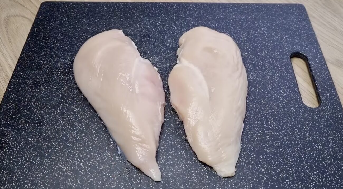 Господині розповіли, як перевірити свіжість курячого філе на вітрині 
