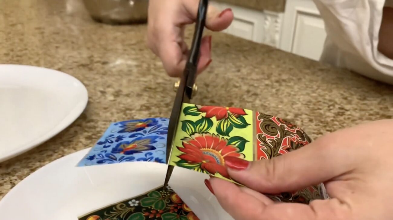 Господині розповіли, як використати наліпки для крашанок не за призначенням 