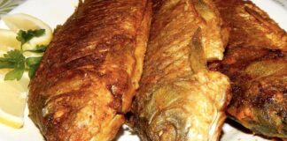 Господині розповіли, що зробити з карасями, щоб не відчувалися кісточки