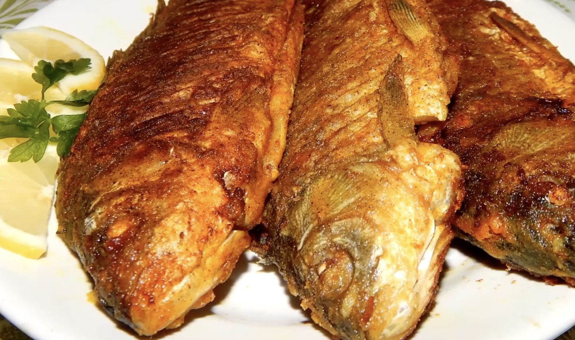 Господині розповіли, що зробити з карасями, щоб не відчувалися кісточки