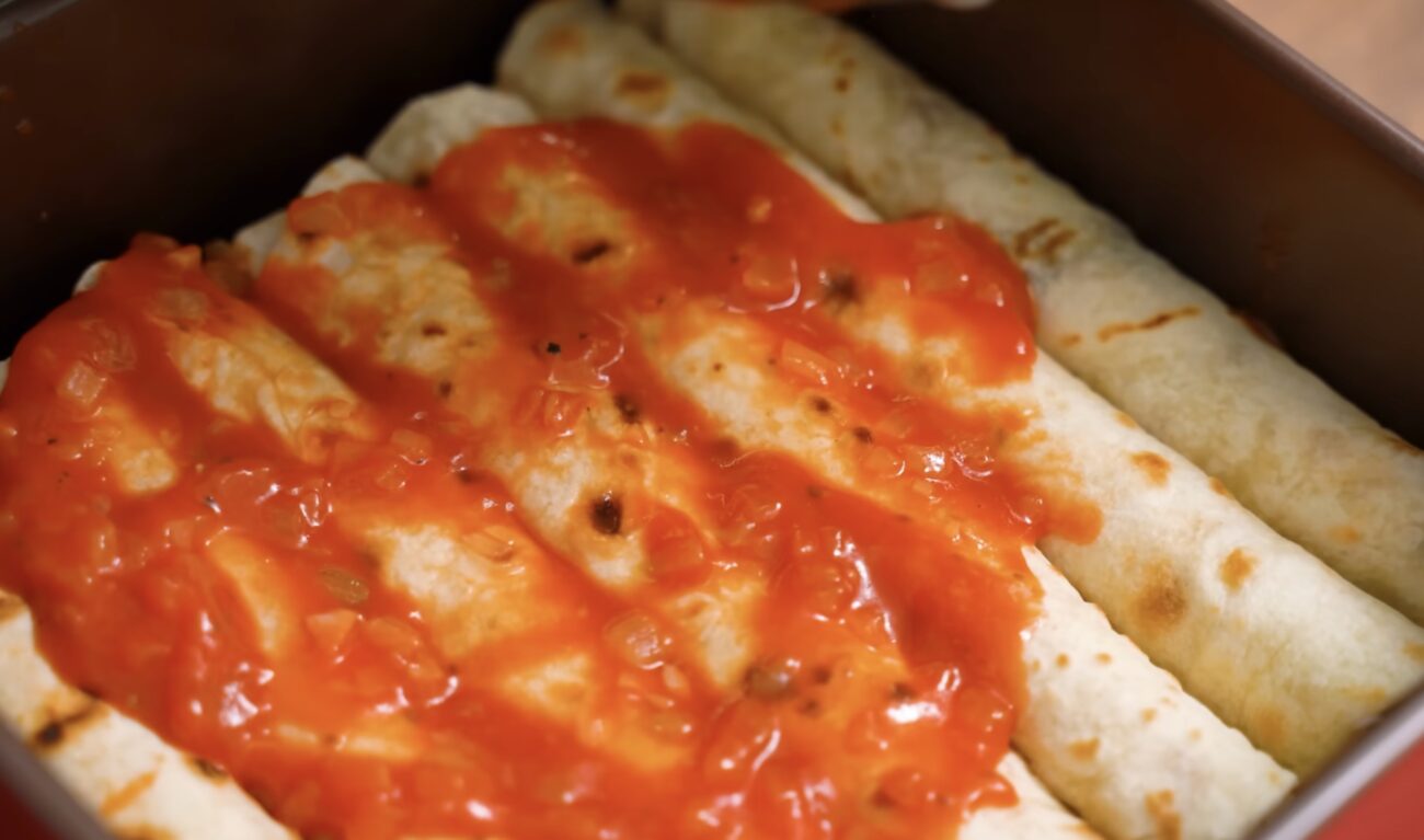 Господині поділилися простою, але дуже смачною стравою з лаваша і фаршу