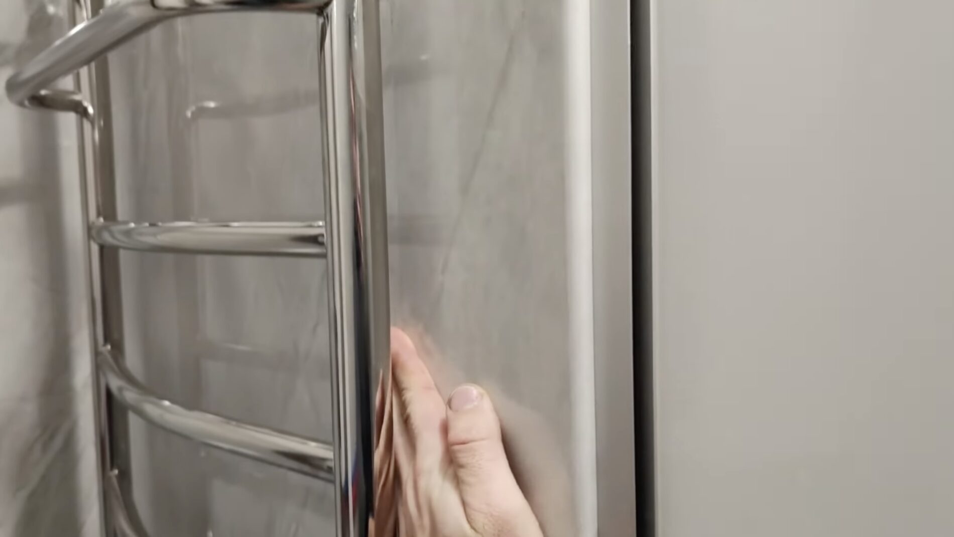 Експерти розповіли, чим можна замінити плитку у ванній кімнаті