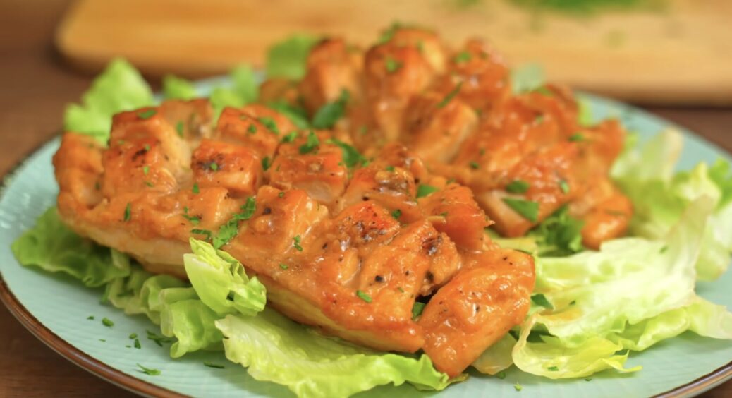 Готую курку тільки так: мʼясо виходить мʼяке, як масло – 1 “прибамбас”, про який розповів знайомий шеф-кухар 