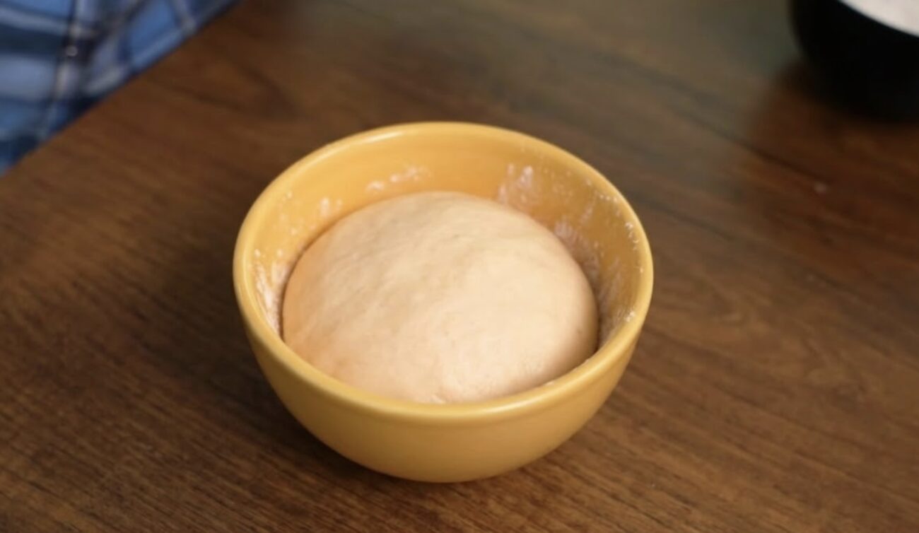 Господині поділилися рецептом пиріжків, які довго не черствіють