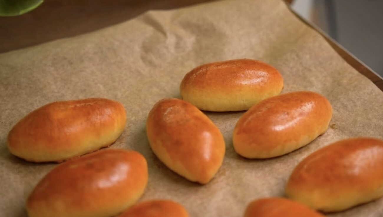 Господині поділилися рецептом пиріжків, які довго не черствіють