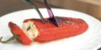 Господині поділилися рецептом фаршированого перцю з сиром. Фото YouTube Alina FooDee