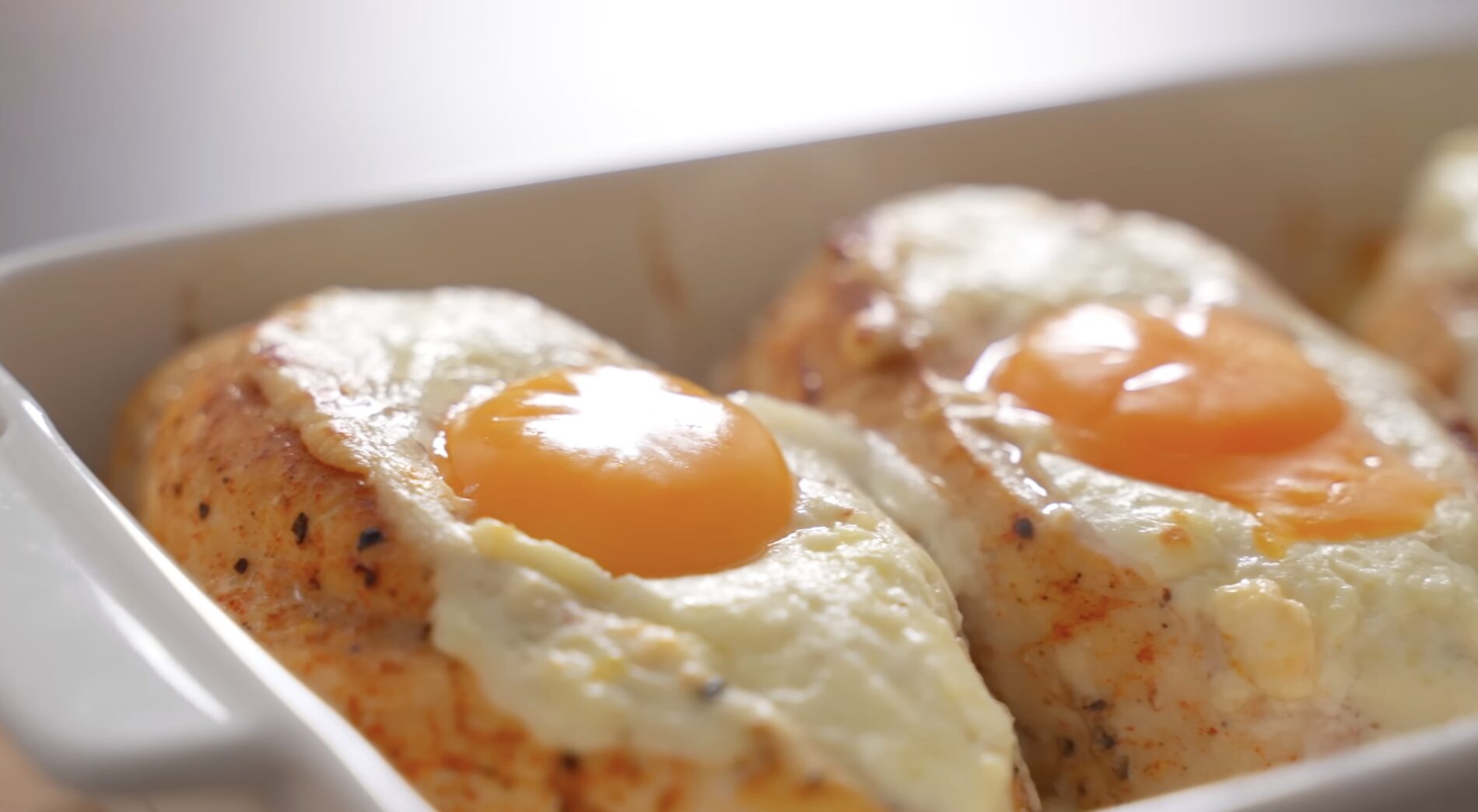 Кулінари поділилися рецептом курячого філе по-аджарськи. Фото: YouTube Alina FooDee