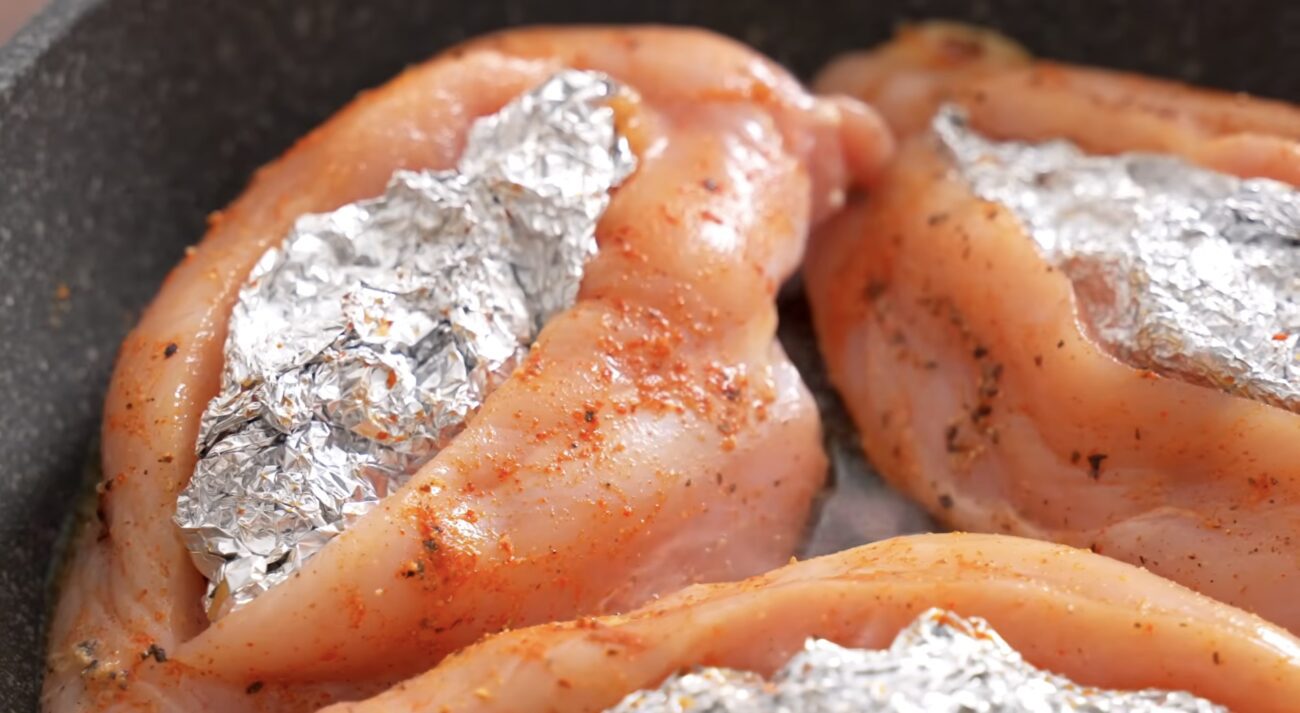 Кулінари поділилися рецептом курячого філе по-аджарськи. Фото: YouTube Alina FooDee