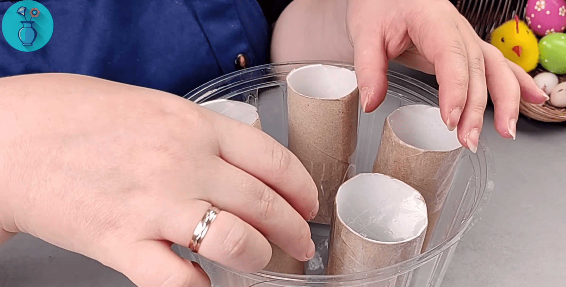 Як з втулок зробити великодній декор. Фото: YouTube/DIY Plaster Studio
