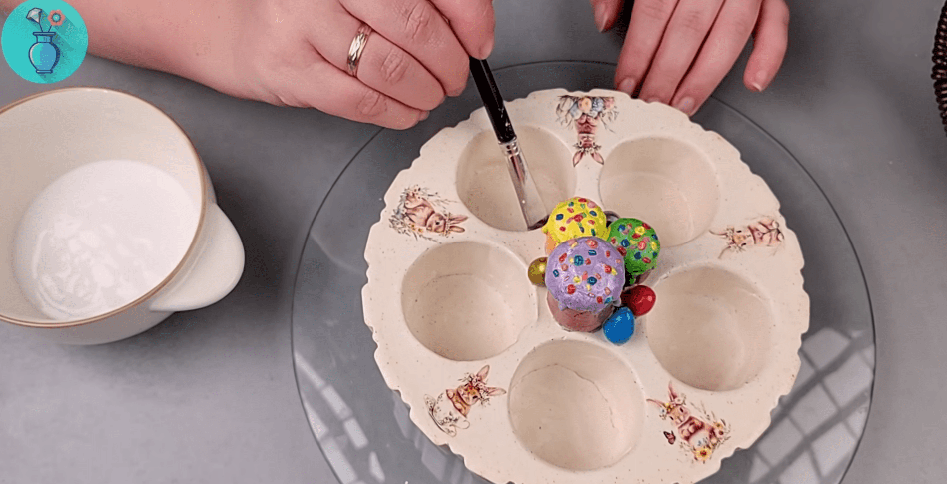 Як з втулок зробити великодній декор. Фото: YouTube/ DIY Plaster Studio