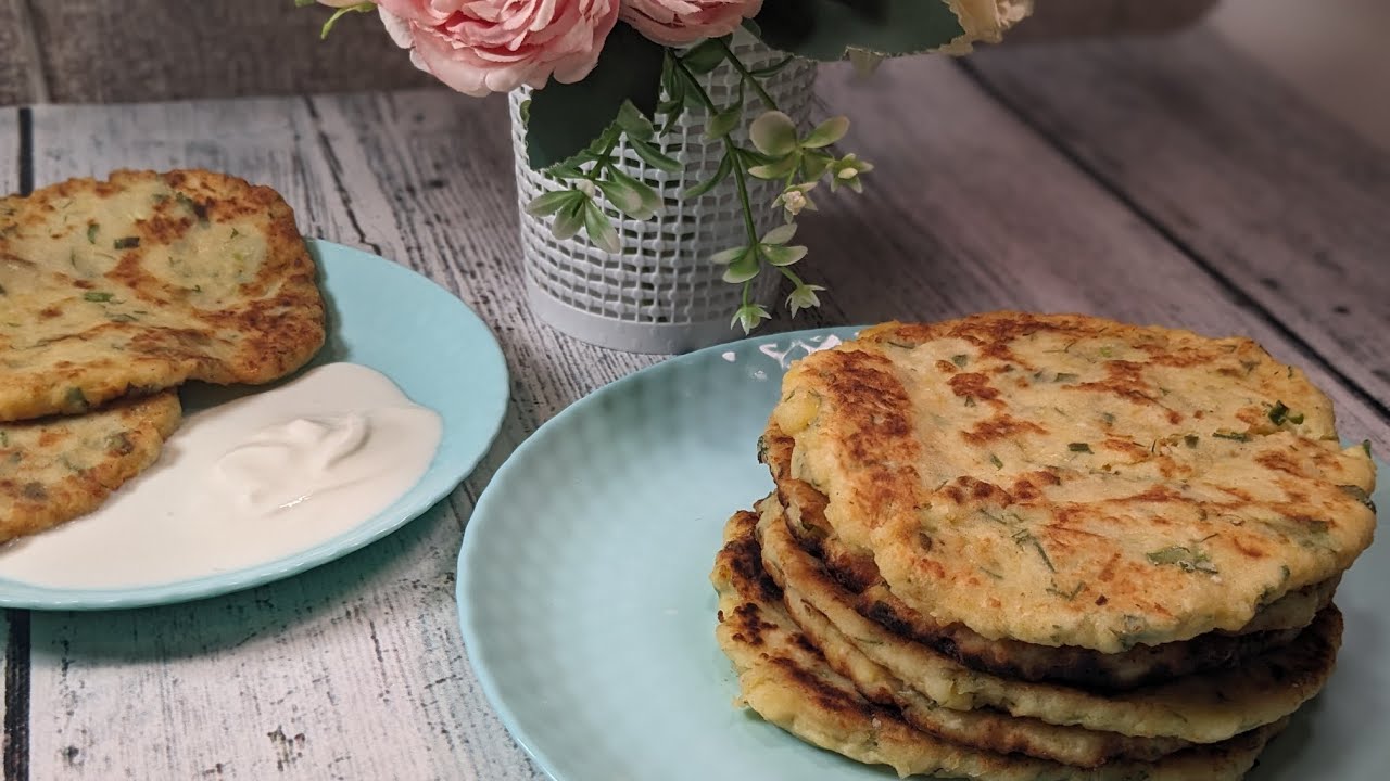 Кулінари розповіли, як приготувати смачні фінські картопляні коржики нашвидкуруч. Фото: YouTube na Vkus