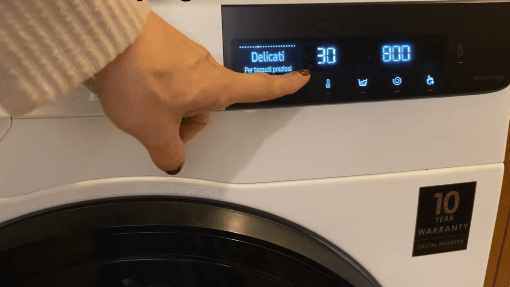 Експерти розповіли, як правильно випрати вовняні речі. Фото: YouTube Il Rifugio Perfetto