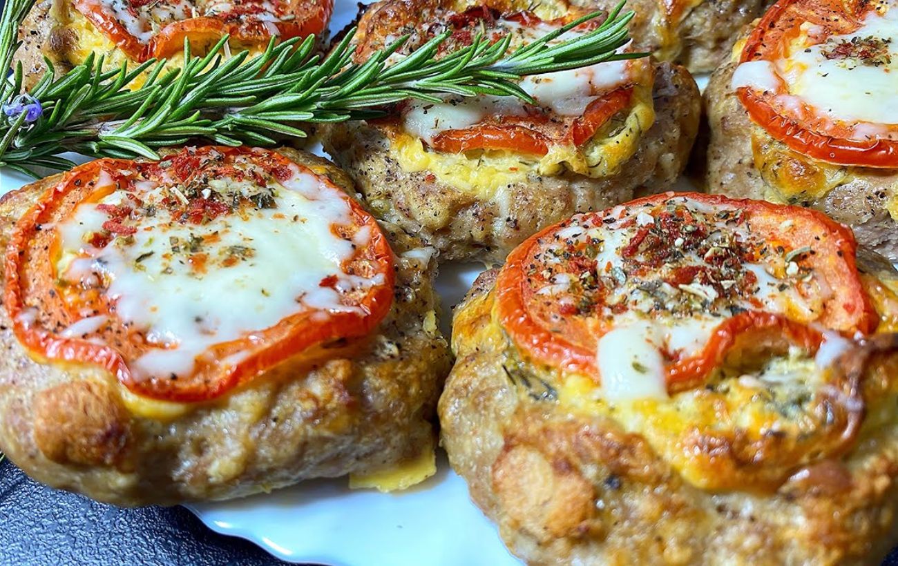 Як приготувати смачні гнізда з фаршу. Фото: YouTube У НАС СМАЧНО