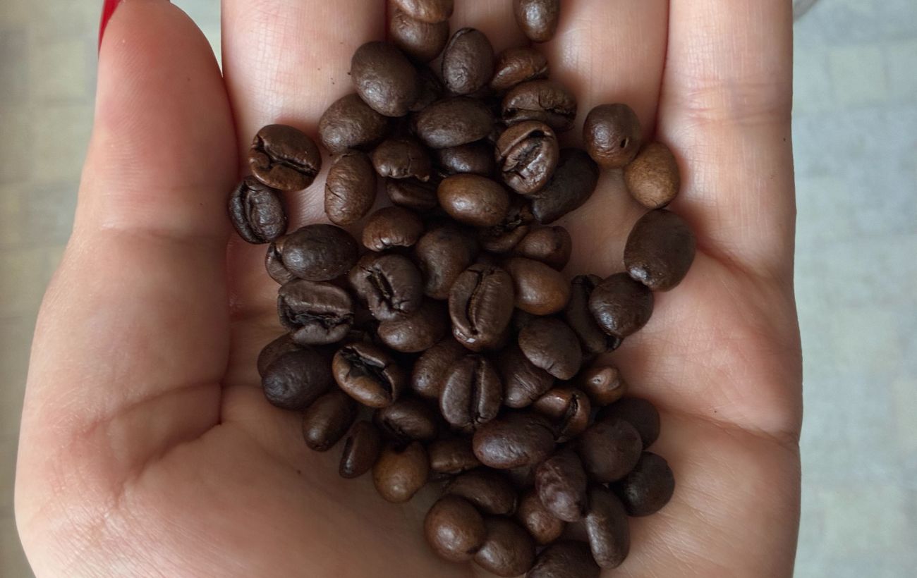 Експерти пояснили, скільки чашок кави можна пити в день без шкоди. Фото: Добрі Новини