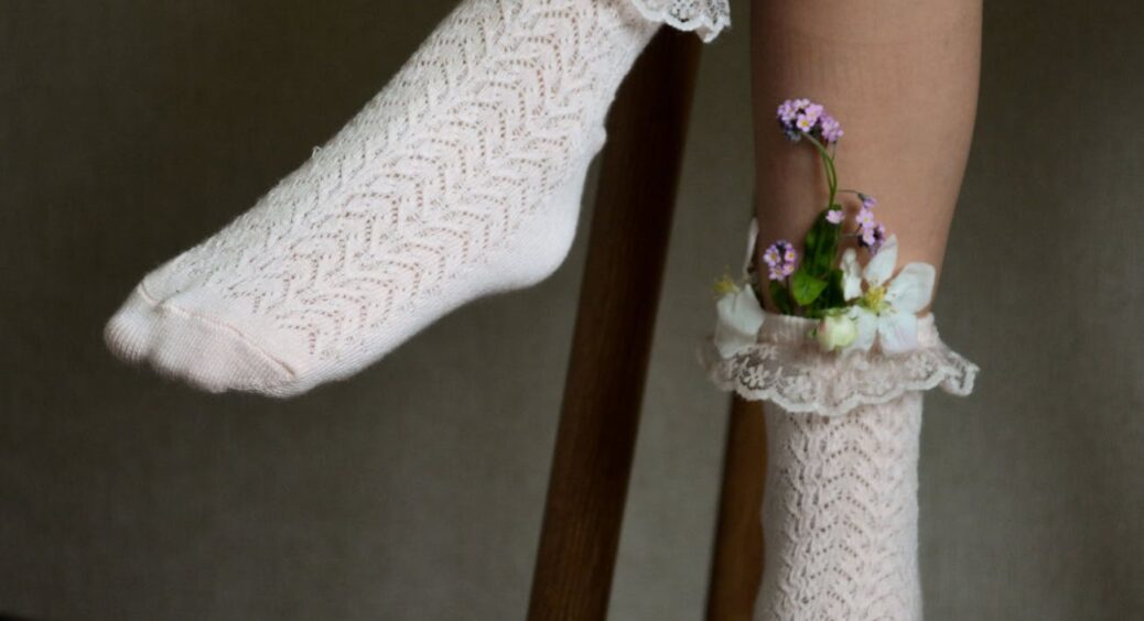 Мої діти люблять білі шкарпетки, а мені не складно зробити їх чистішими за 1-й сніг: ось як їх треба прати 