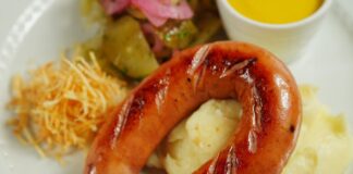 Кулінари розповіли, як приготувати у духовці пасхальну картопляну ковбасу. Фото: Pexels
