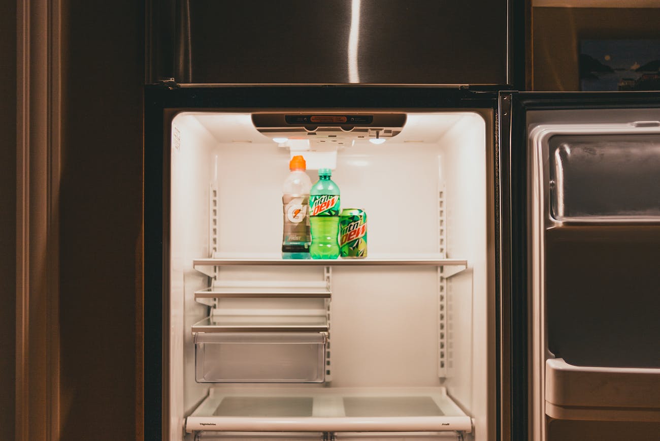 Експерти розповіли, як швидко та якісно помити холодильник.  Фото: Pexels