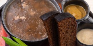 Кулінари поділились рецептом домашнього сальтисону. Фото: Pexels