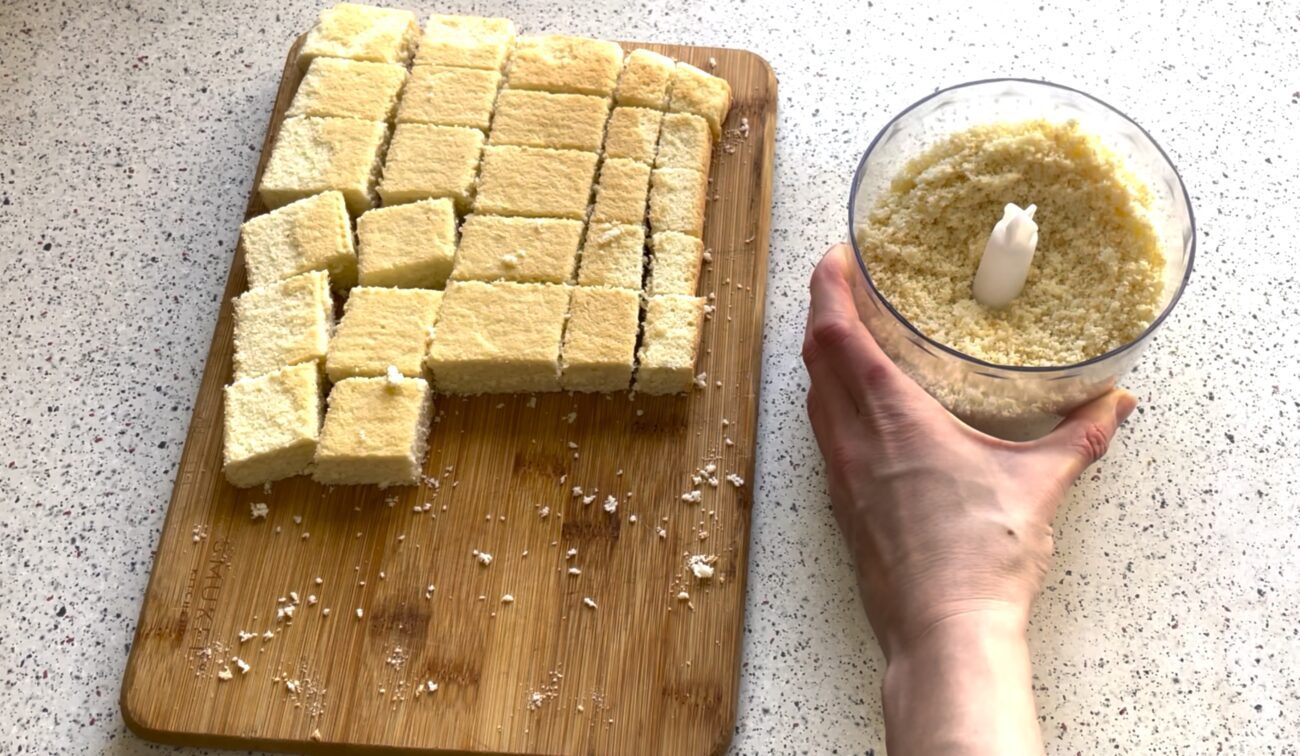 Господині поділилися оригінальним рецептом тістечка родом з дитинства. Фото: YouTube Марі готує 