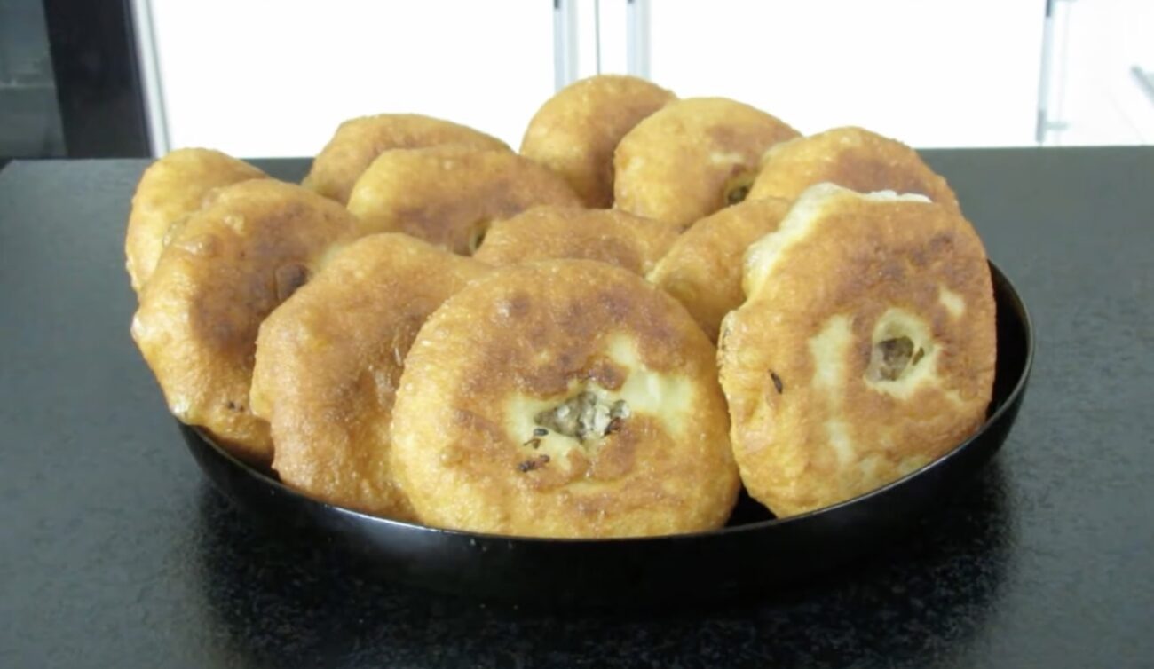 Кулінари розповіли, навіщо в біляшах роблять отвір. Фото: YouTube Смачно від Аліни 