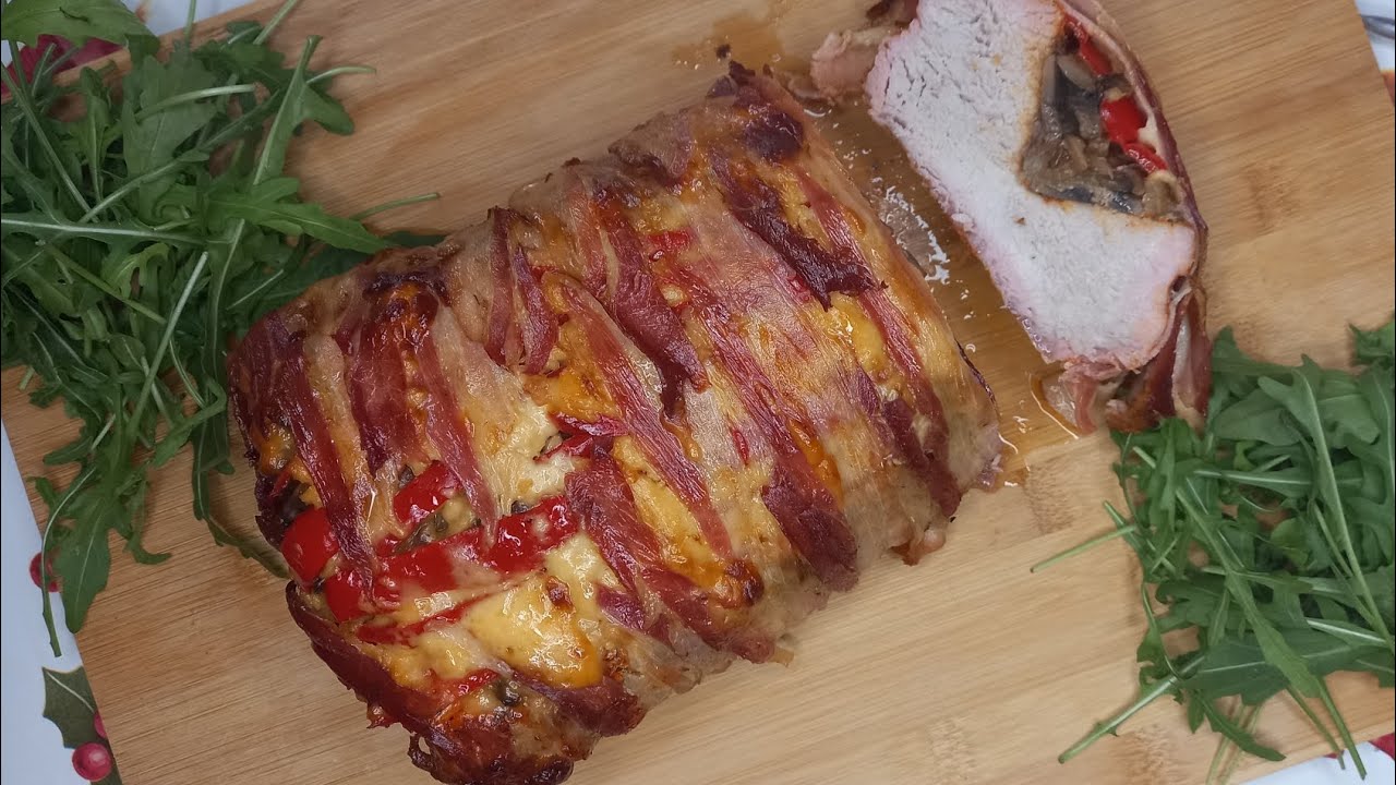 Кулінари розповіли, як приготувати соковиту свинячу корейку на сковороді. Фото: YouTube Готую смачно.Готую вдома