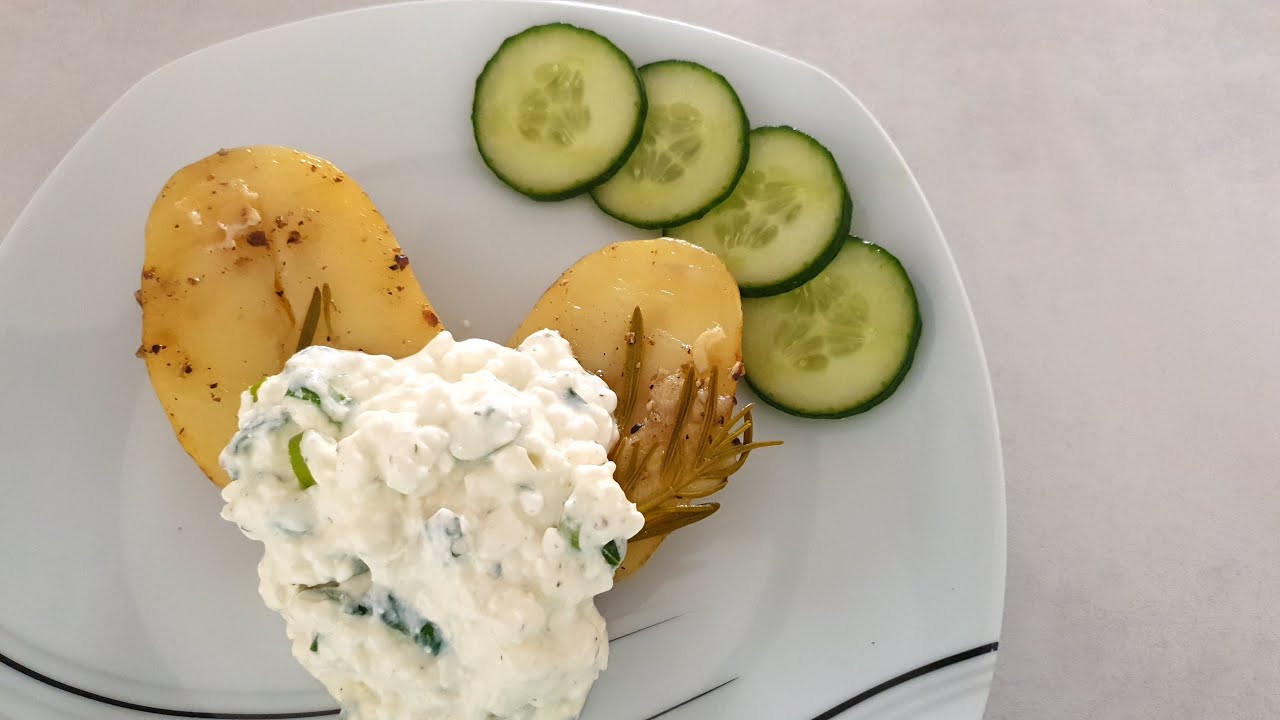 Кухарі поділилися секретом ідеальної печеної картоплі з розмарином та коріандром. Фото: YouTube Kochen, Reisen, Spaß