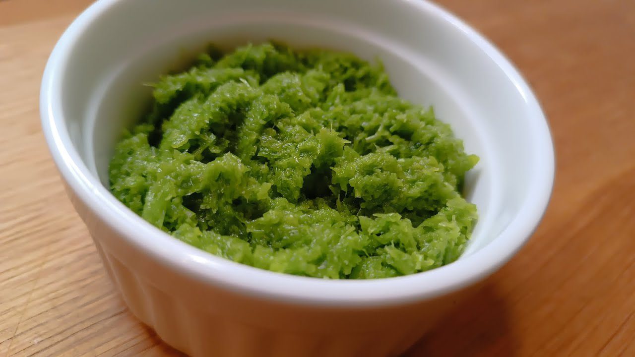 Кулінари поділилися рецептом смачної пасти із часникових стрілок. Фото: YouTube Домашня Кухня