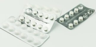 Господині розповіли, як із користю можна використовувати блістери з-під пігулок. Фото: Freepik