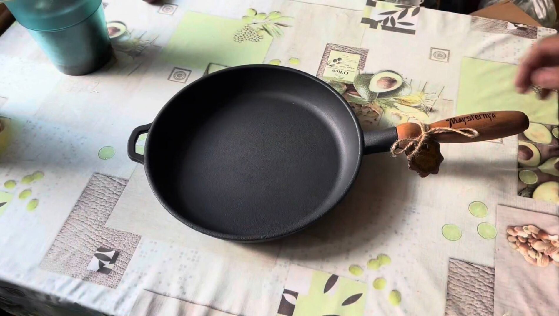 Експерти розповіли, як легко відмити сковорідку від нагару