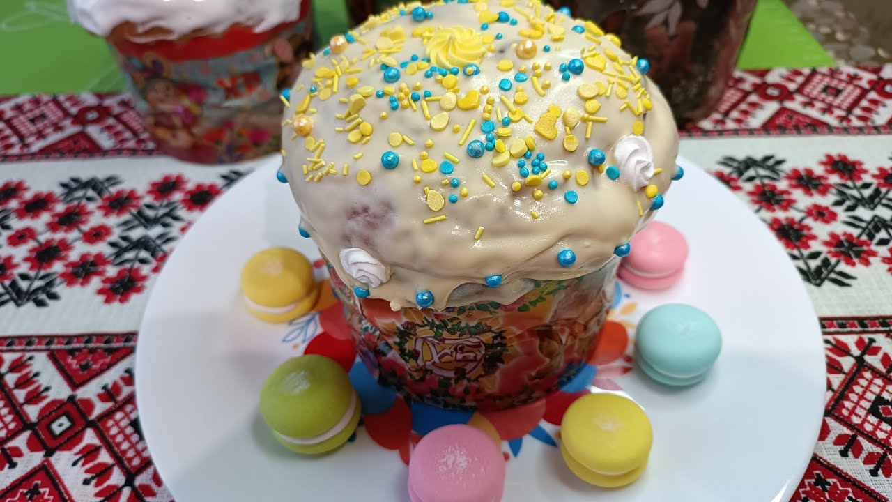 Кулінари розповіли, як приготувати ідеальне тісто для пишної та м'якої паски. Фото: YouTube EMILI