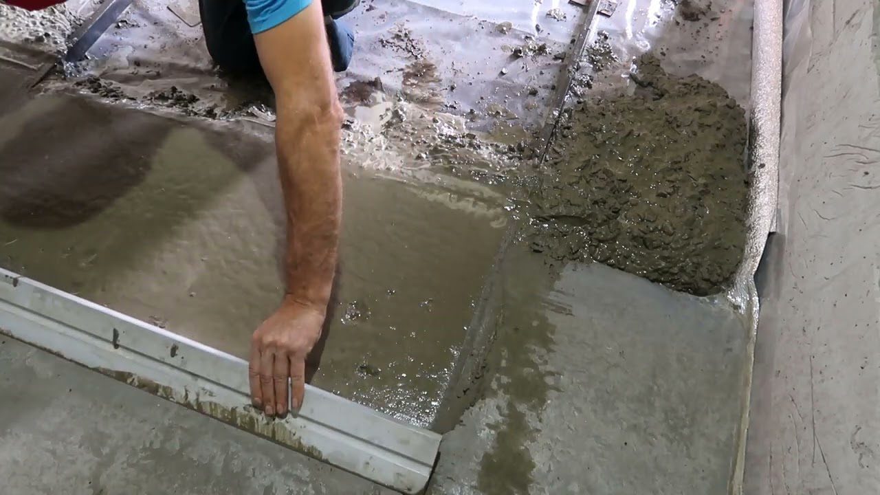 Будівельники розповіли, як легко закласти тріщини в бетоні без цементу. Фото: YouTube Sergej Master Ремонт квартир