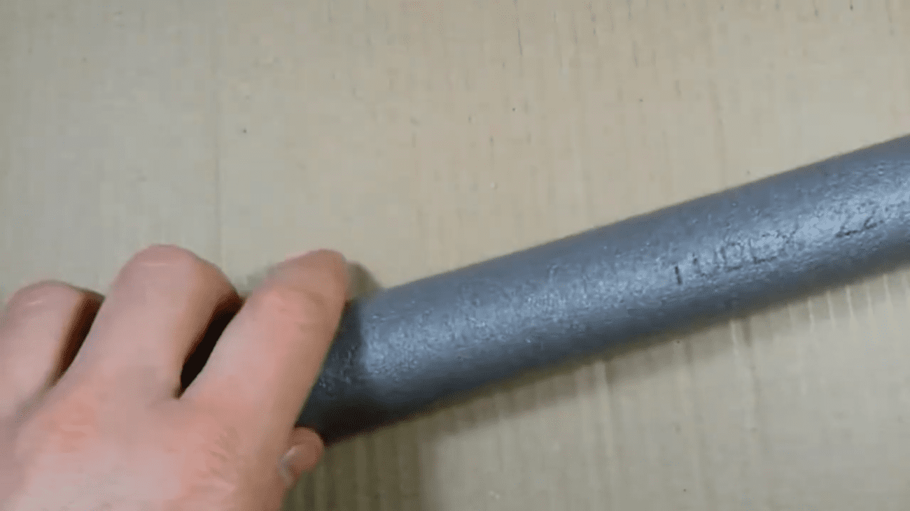 Експерти порадили перевірений спосіб позбутись від конденсату на трубах у підвалі — порада. Фото: YouTube канал mivmire