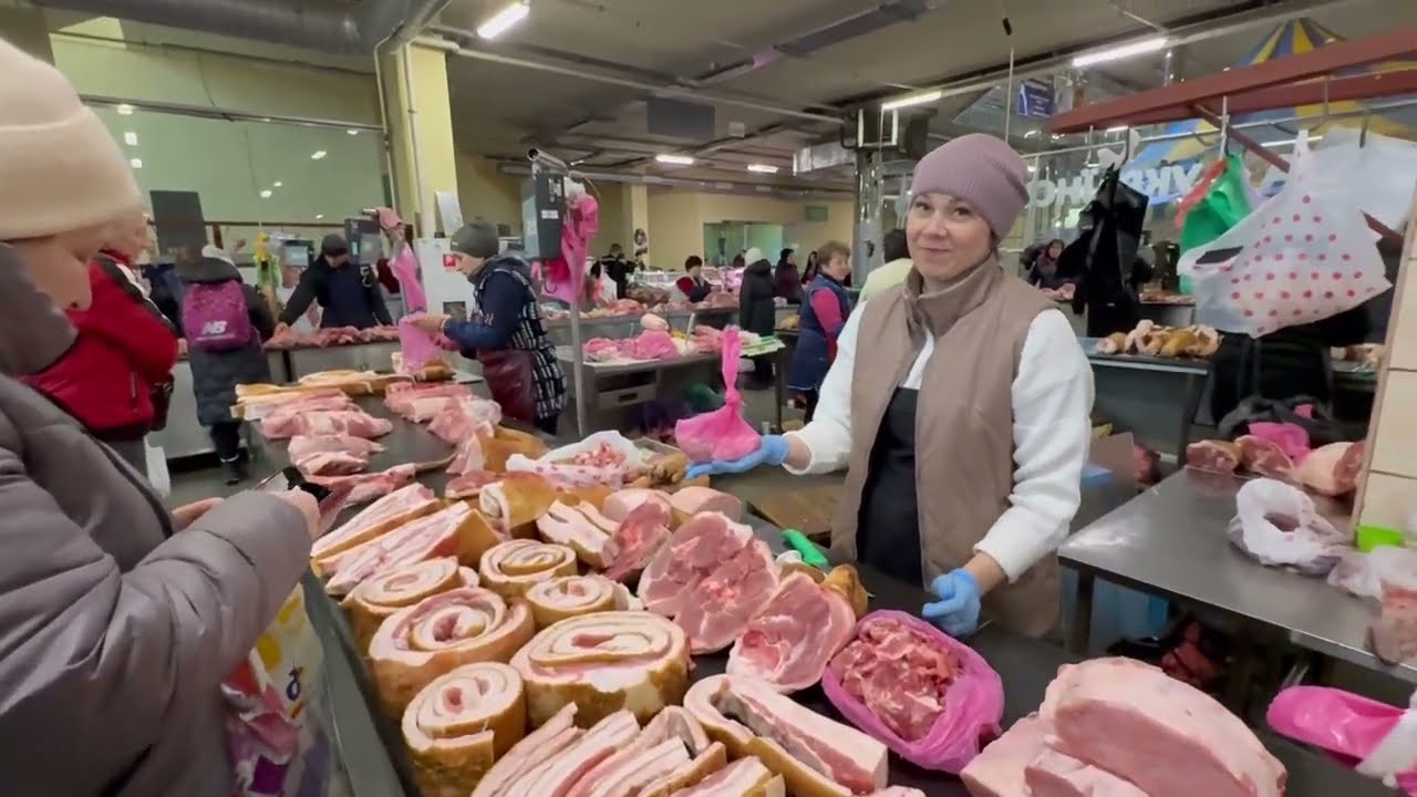 Господині назвали правила вибору ніжного сала, яке не буде схожим на гуму. Фото: YouTube КИЇВ У КАДРІ