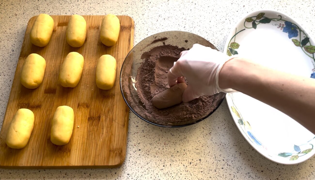 Господині поділилися оригінальним рецептом тістечка родом з дитинства. Фото: YouTube Марі готує