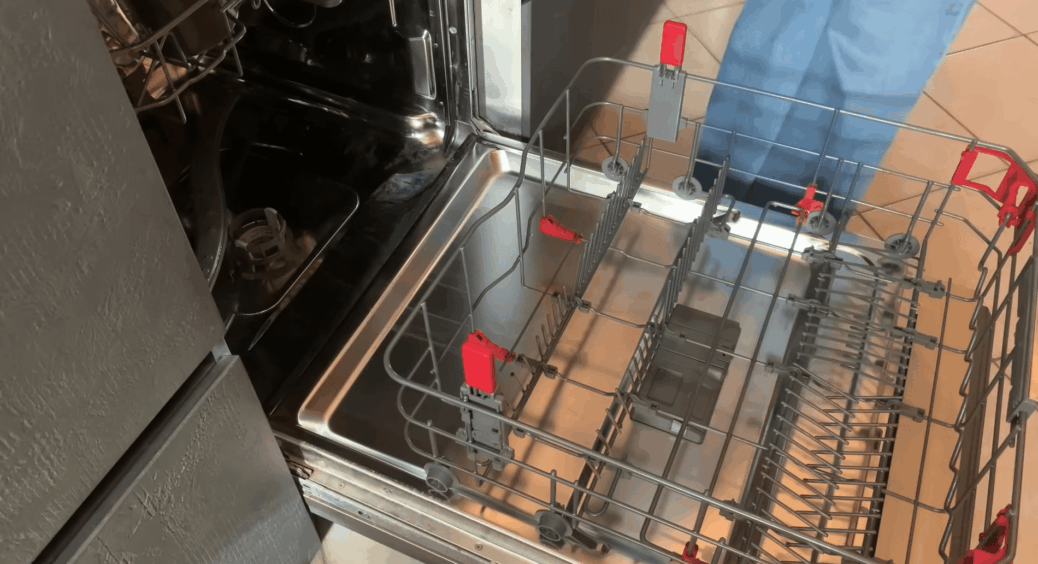 Так робить моя мама – і посудомийка служить 15 років без ремонту: 7 нюансів, про які мовчить інструкція 