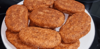 Кулінари розповіли, як приготувати смачні та соковиті котлети без м'яса. Фото: YouTube/SUPER KELINCHAK