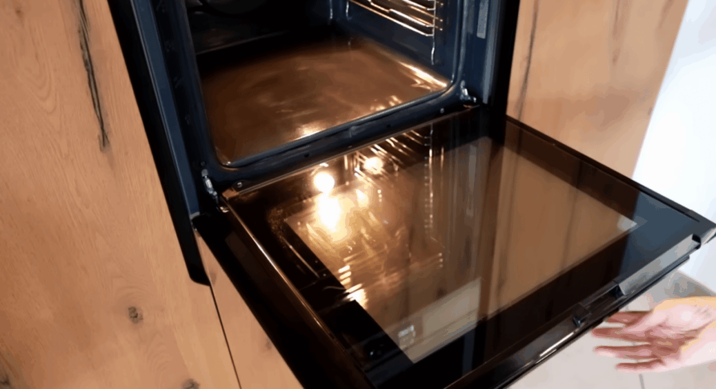 Більше не тру плиту до мозолів: 1 капсула для посудомийної машини робить за мене всю брудну роботу вмить 