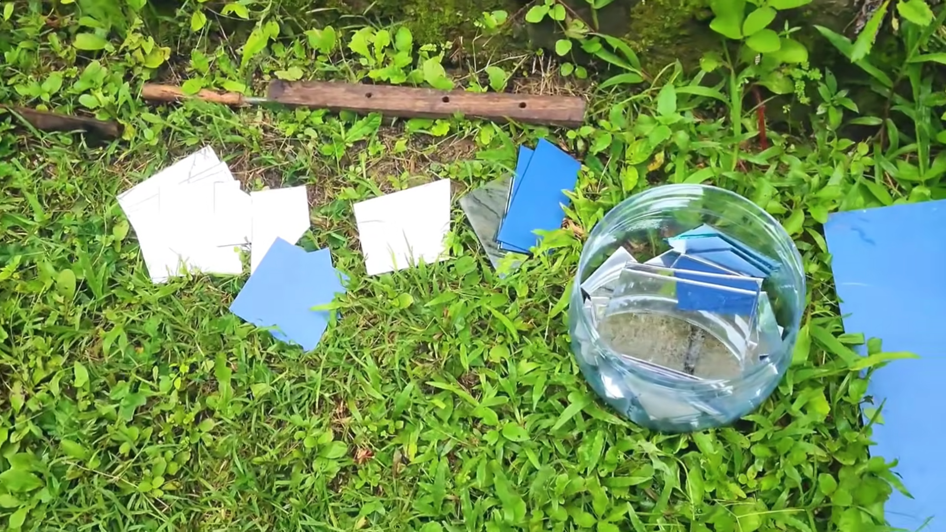 Експерти розповіли, як використати повторно розбите скло. Фото: YouTube/CREATION DIY