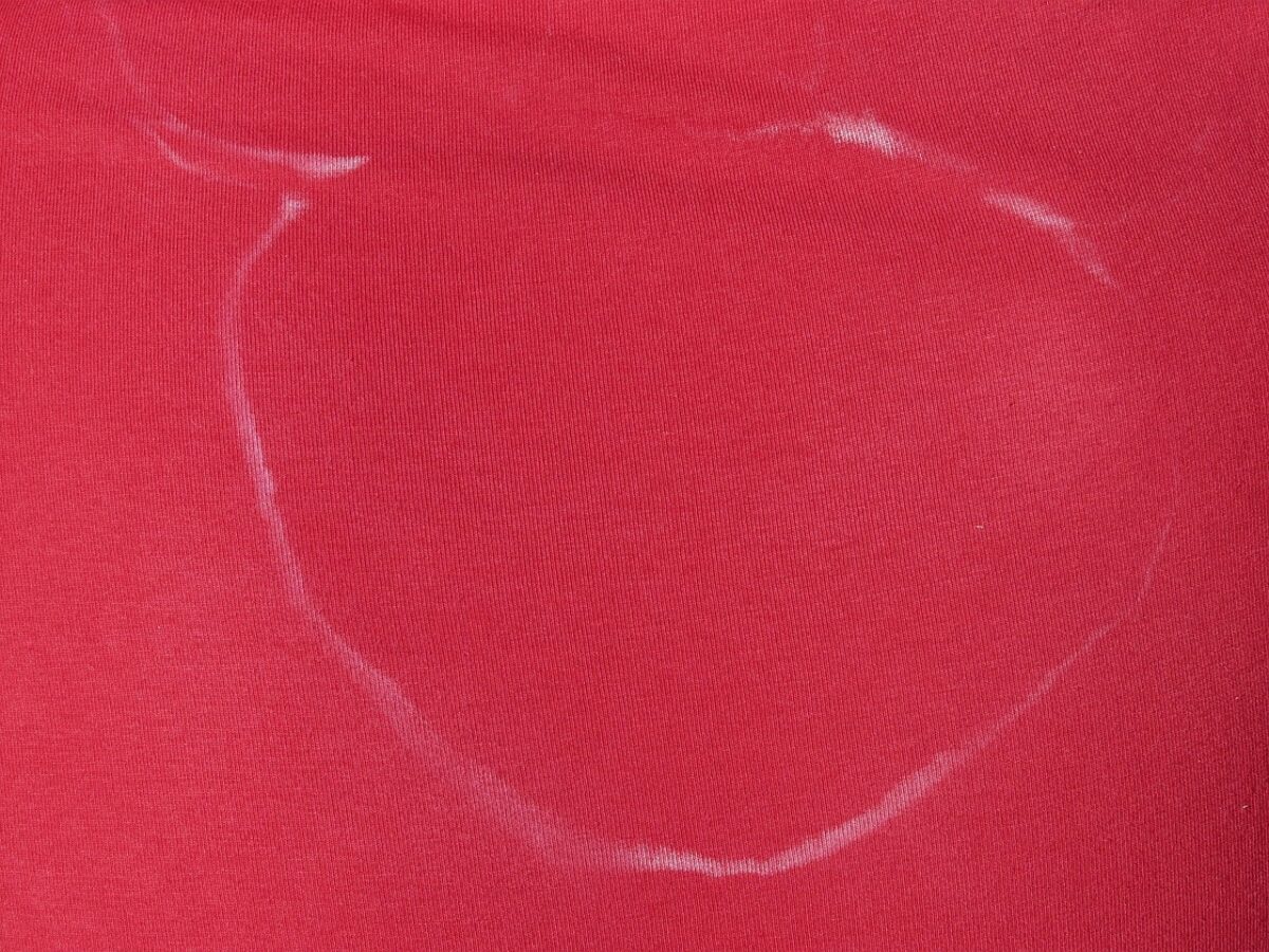 Експерти розповіли, який засіб допоможе зменшити кількість поту під пахвами. Фото: Pixabay