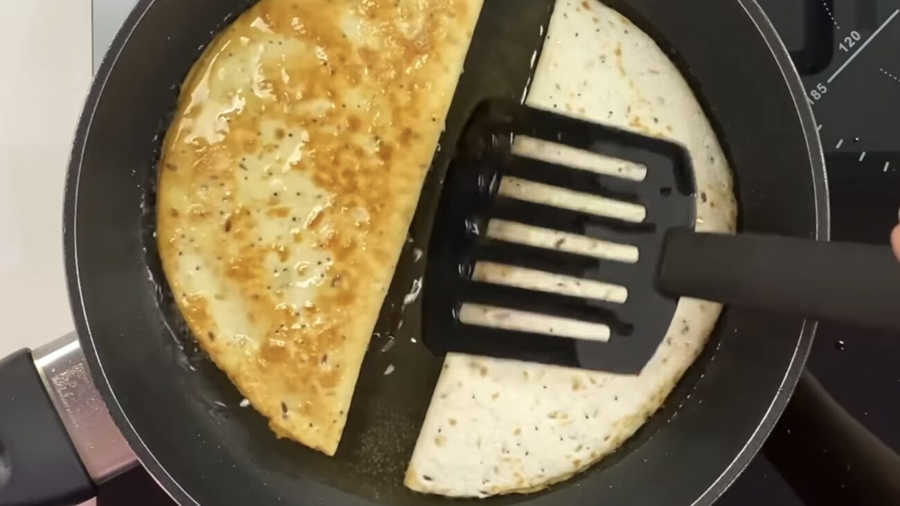 Господині розповіли, як приготувати лінивий хачапурі з лаваша. Фото: YouTube Жовта морква  