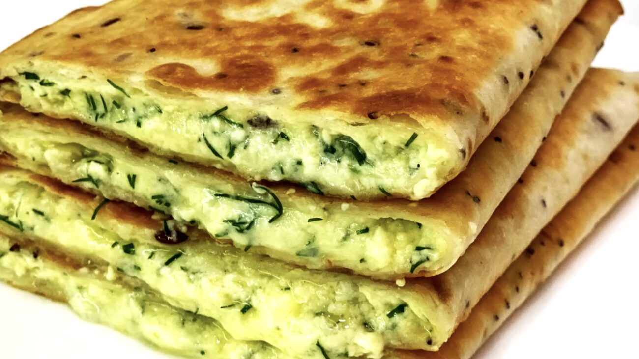 Господині розповіли, як приготувати лінивий хачапурі з лаваша. Фото: YouTube Жовта морква  