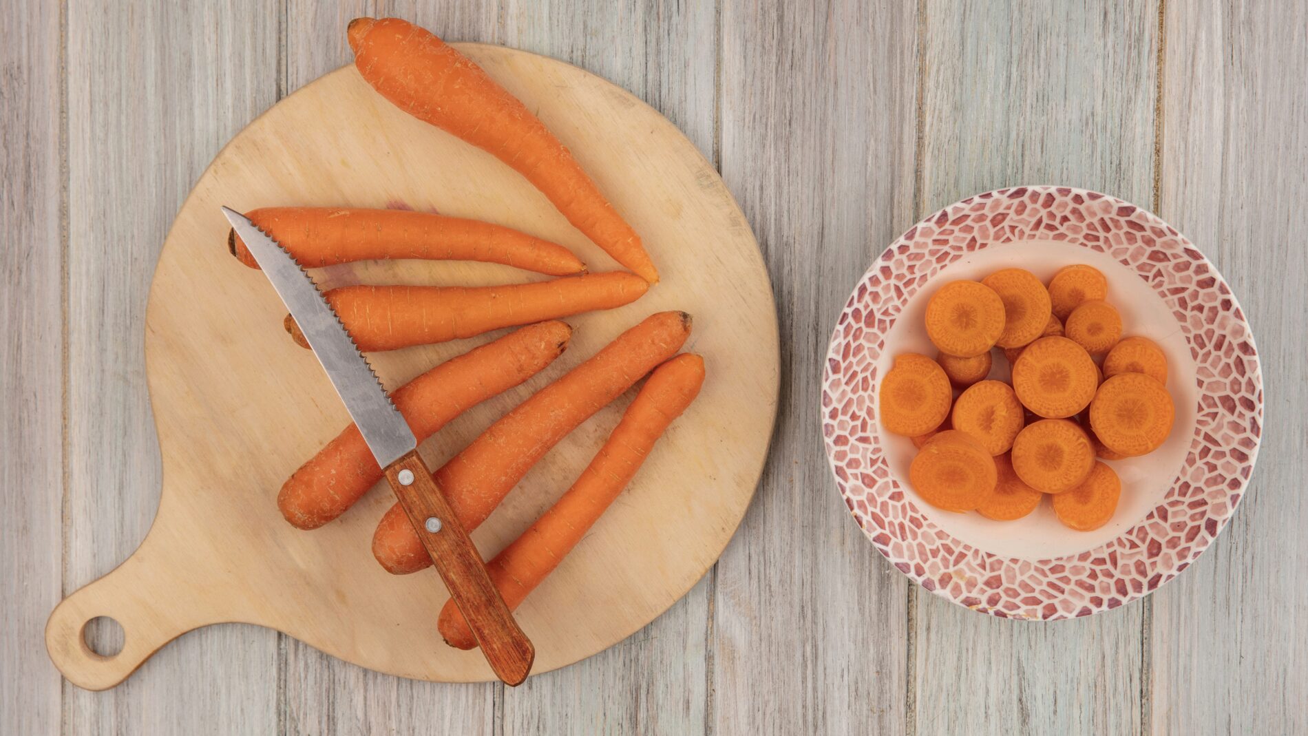 Кухарі розповіли, скільки часу потрібно варити моркву для різних страв. Фото: Freepic 