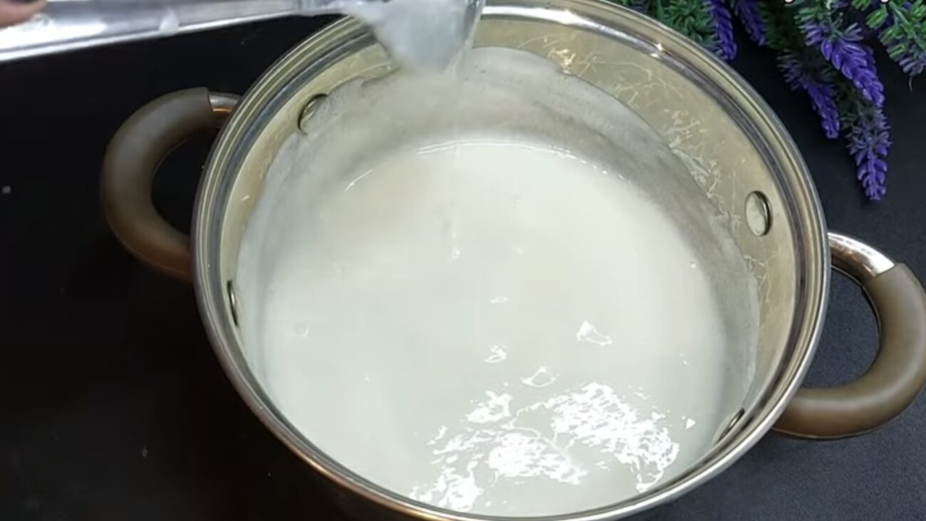 Господині поділилися рецептом домашніх цукерок Корівка без хімії. Фото: YouTube ГотуємоРазом 