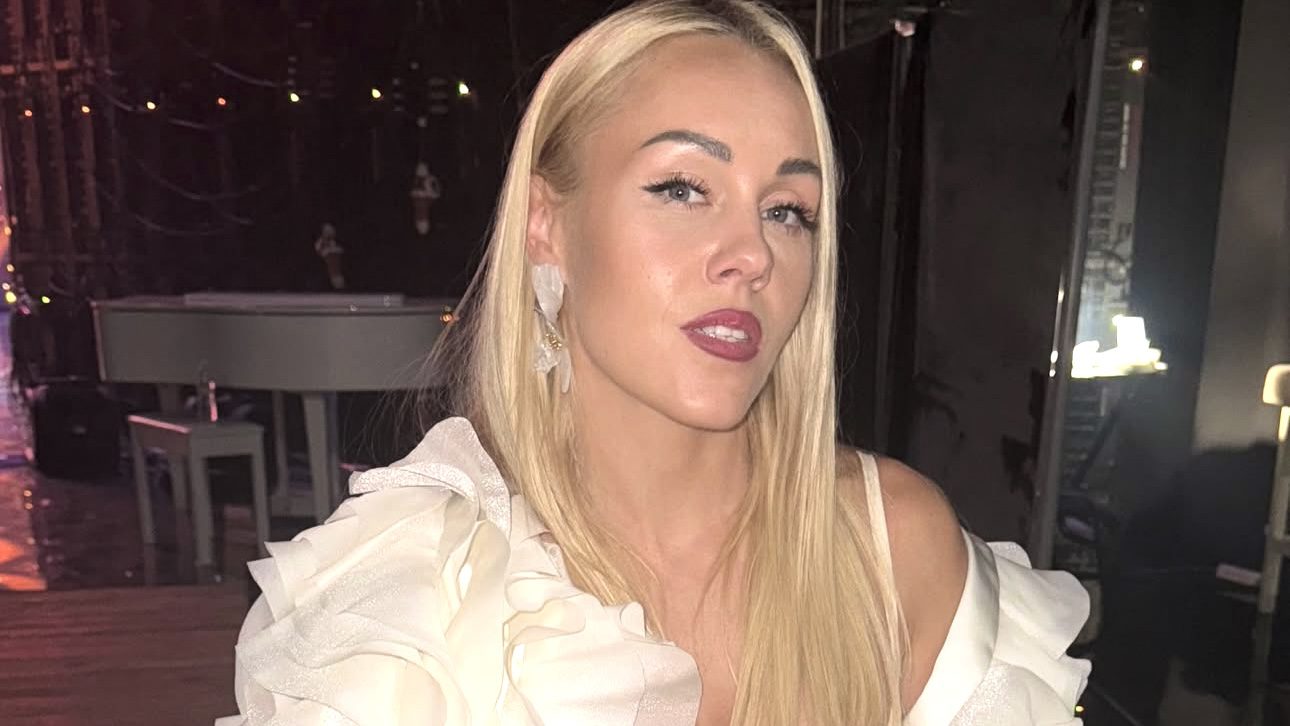 Олена Тополя розповіла, навіщо поїхала у Дніпропетровську область. Фото: Instagram alyoshasinger 