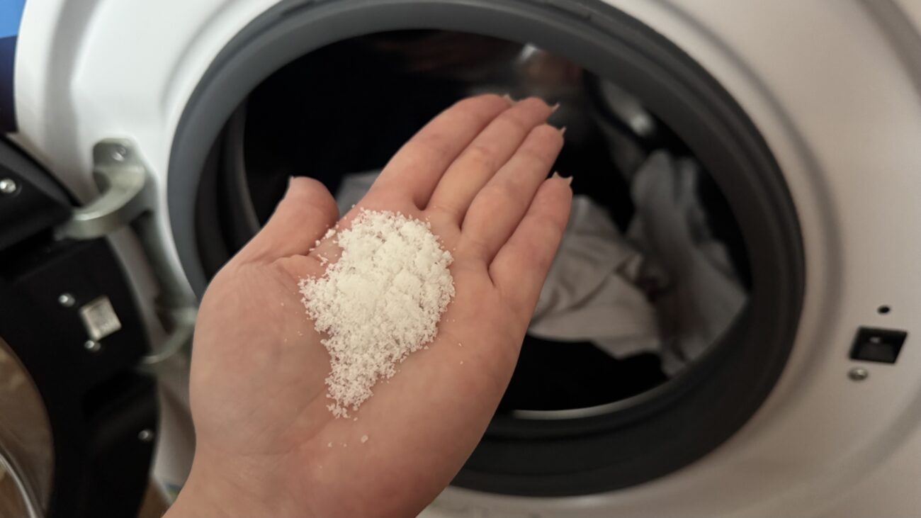 Господиня розповіла, як сіль допомагає зробити рушники знову пухнастими. Фото: Добрі новини 