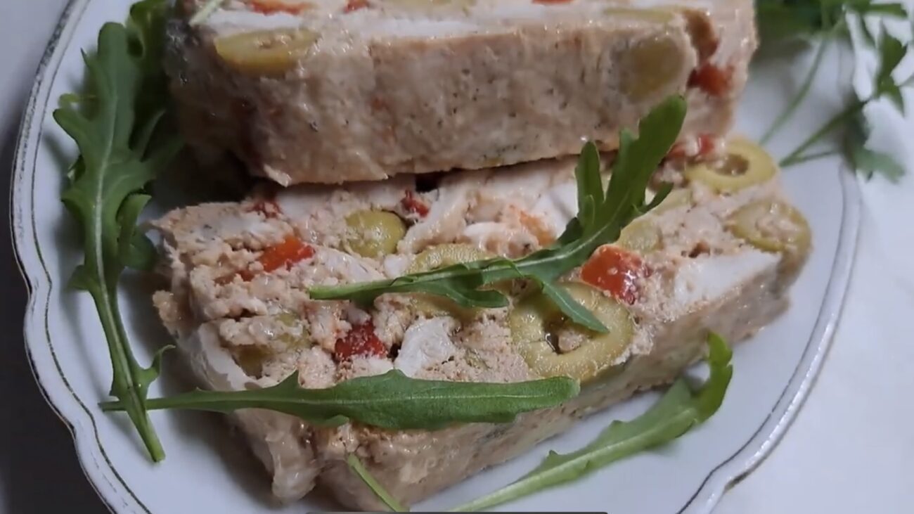 Господині розповіли, як вдома приготувати террин у духовці. Фото: YouTube Smachno Studio 