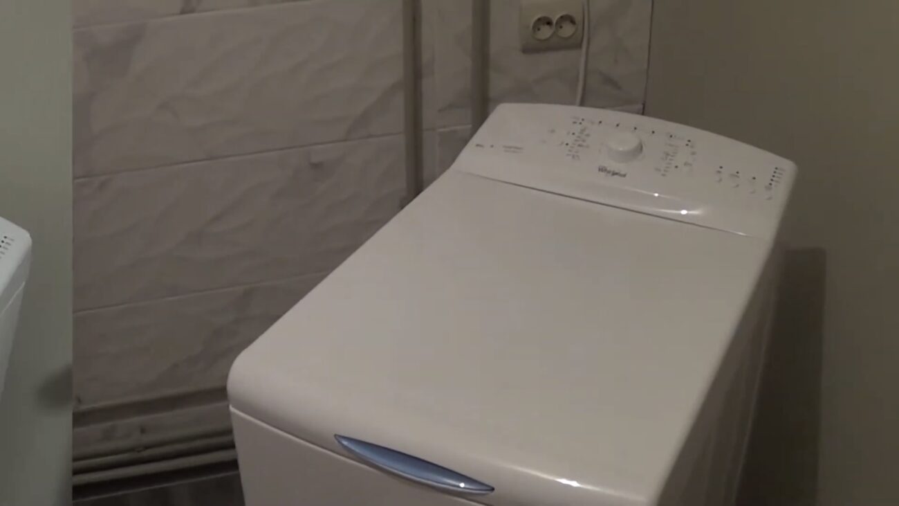 Експерти розповіли, яка пральна машина буде слугувати багато років. Фото: YouTube Дім з нуля 