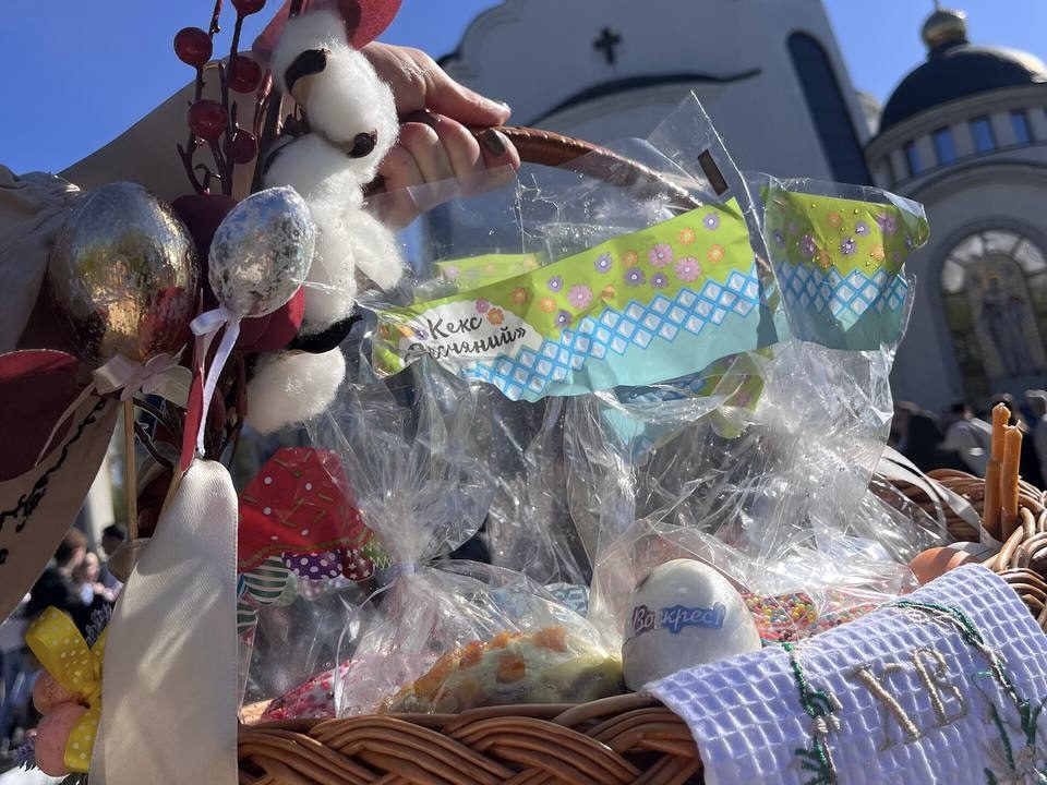 Господині розповіли, що має бути у великодньому кошику 2026 року. Фото: Добрі новини 